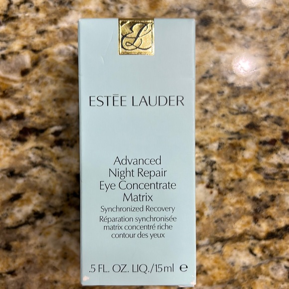 Estée Lauder Advanced Night Repair Eye Concentrate Matrix (0.5oz) - Picture 4 of 6